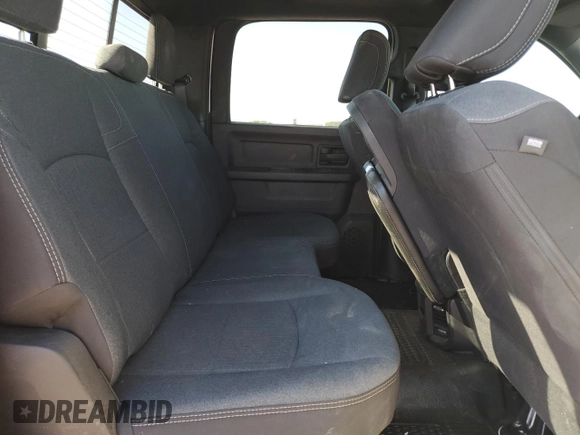 2024 Ram 2500 Tradesman z VIN 3C6UR5CJ4RG228480, wystawiony jako Copart lot #57084275 z przebiegiem 1 014 mil mil oraz Szkoda całkowita • Salvage title. Historia ofert i sprzedaży dostępna na DreamBid. Obrazek 10.