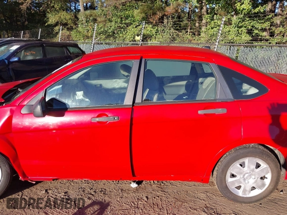 2008 Ford Focus S with VIN 1FAHP34N68W210722, listed as a IAAI auction lot 40556454 with 222,106 mi miles. Bid and sale history available at carsss.com. Image 15.