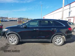 2019 Kia Sorento L with VIN 5XYPG4A36KG574285, listed as a IAAI auction lot 41647367 with 74,808 mi miles. Bid and sale history available at carsss.com. Image 14.