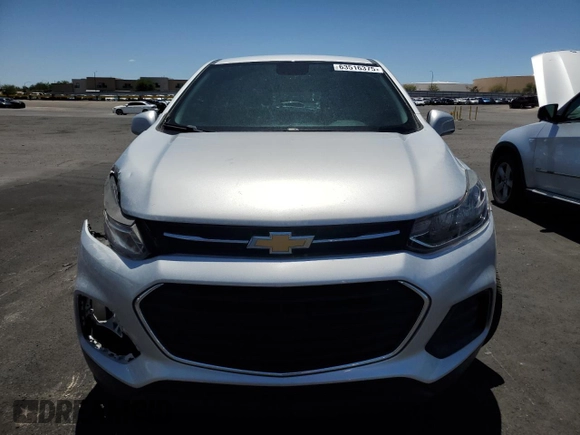 2020 Chevrolet Trax LS with VIN 3GNCJKSB0LL204347, listed as a Copart auction lot 63516375 with 35,720 mi miles and Salvage title. Bid and sale history available at DreamBid. Image 5.