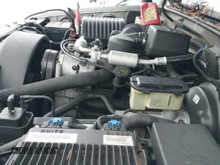 1999 Chevrolet Suburban с VIN 1GBFK16R3XJ484867, выставлен на аукционе IAAI как лот 41502609 с пробегом 192 940 миль миль и . История ставок и продаж доступна на DreamBid. Изображение 12.