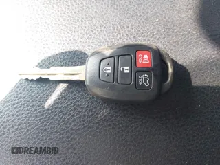 2016 Toyota RAV4 XLE z VIN JTMRFREV6GJ101367, wystawiony jako IAAI lot #42434491 z przebiegiem 79 411 mil mil oraz . Historia ofert i sprzedaży dostępna na DreamBid. Obrazek 11.