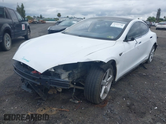 2013 Tesla Model S с VIN 5YJSA1CN0DFP31750, выставлен на аукционе IAAI как лот 41911343 с пробегом 209 664 миль миль и . История ставок и продаж доступна на DreamBid. Изображение 2.