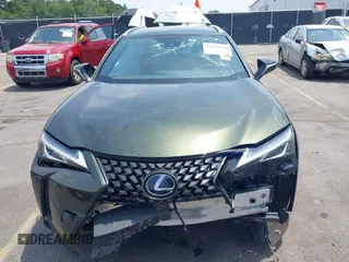 2020 Lexus UX 250h with VIN JTHX9JBH8L2033882, listed as a IAAI auction lot 42562160 with 62,848 mi miles and . Bid and sale history available at DreamBid. Image 13.