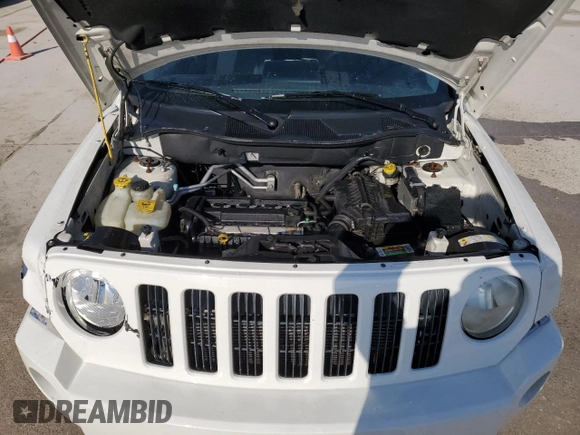 2008 Jeep Patriot Sport with VIN 1J8FT28068D589070, listed as a Copart auction lot 41393735 with 174,981 mi miles and Salvage title. Bid and sale history available at DreamBid. Image 12.