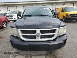 2008 Dodge Dakota z VIN 1D7HW38K28S592709, wystawiony jako Copart lot #55326725 z przebiegiem 193 137 mil mil oraz Szkody całkowita. Historia ofert i sprzedaży dostępna na DreamBid. Obrazek 5.