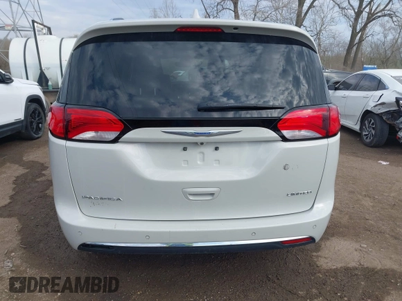 2017 Chrysler Pacifica Limited with VIN 2C4RC1GG6HR592464, listed as a IAAI auction lot 41868991 with 84,071 mi miles and . Bid and sale history available at DreamBid. Image 17.