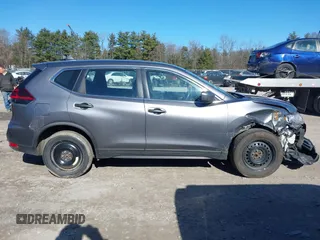 2019 Nissan Rogue SV with VIN KNMAT2MV7KP500390, listed as a IAAI auction lot 41897372 with 152,530 mi miles. Bid and sale history available at carsss.com. Image 13.