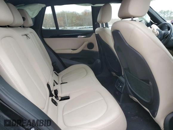 2020 BMW X1 xDrive28i с VIN WBXJG9C03L5P59462, выставлен на аукционе Copart как лот 52725835 с пробегом Не указан миль и Списание • Salvage title. История ставок и продаж доступна на DreamBid. Изображение 11.