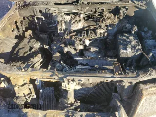 2001 Mitsubishi Montero Limited z VIN JA4MW51R81J030640, wystawiony jako Copart lot #47873715 z przebiegiem Nie podano mil oraz Szkoda całkowita • Salvage title. Historia ofert i sprzedaży dostępna na DreamBid. Obrazek 13.