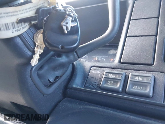 1998 Chevrolet Tahoe z VIN 1GNEK13R7WJ367763, wystawiony jako IAAI lot #41442910 z przebiegiem 270 488 mil mil oraz . Historia ofert i sprzedaży dostępna na DreamBid. Obrazek 11.