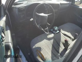 2000 GMC Sonoma with VIN 1GTDT14W8Y8313288, listed as a Copart auction lot 47313605 with 309,224 mi miles and Salvage Title. Bid and sale history available at DreamBid. Image 8.