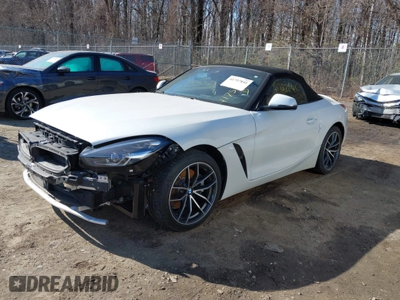 2020 BMW Z4 sDrive30i z VIN WBAHF3C09LWW54993, wystawiony jako IAAI lot #41757841 z przebiegiem Nie podano mil oraz . Historia ofert i sprzedaży dostępna na DreamBid. Obrazek 2.