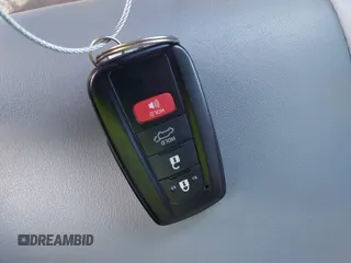 2021 Toyota RAV4 XLE Premium z VIN 2T3C1RFVXMW184382, wystawiony jako IAAI lot #40343908 z przebiegiem 58 594 mil mil oraz . Historia ofert i sprzedaży dostępna na DreamBid. Obrazek 11.