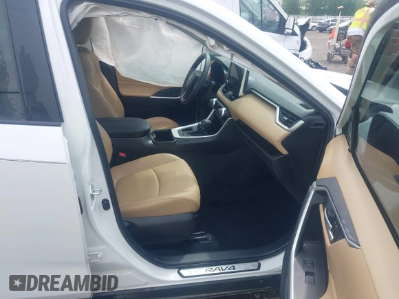 2024 Toyota RAV4 XLE Premium z VIN 2T3C1RFV3RW311870, wystawiony jako IAAI lot #42066945 z przebiegiem 16 237 mil mil oraz . Historia ofert i sprzedaży dostępna na DreamBid. Obrazek 5.
