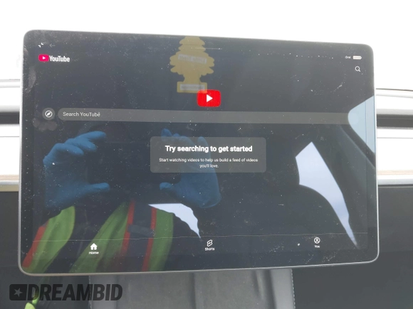 2022 Tesla Model Y Long Range z VIN 7SAYGDEE7NF389788, wystawiony jako IAAI lot #42014111 z przebiegiem 37 606 mil mil oraz . Historia ofert i sprzedaży dostępna na DreamBid. Obrazek 17.