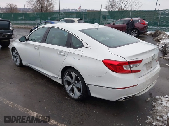 2019 Honda Accord Touring z VIN 1HGCV2F97KA014542, wystawiony jako IAAI lot #41570589 z przebiegiem 82 546 mil mil oraz . Historia ofert i sprzedaży dostępna na DreamBid. Obrazek 3.