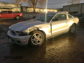 2010 Ford Mustang V6 с VIN 1ZVBP8AN1A5119108, выставлен на аукционе Copart как лот 84440404 с пробегом 61 631 миль миль и Списание • Salvage title. История ставок и продаж доступна на DreamBid. Изображение 1.
