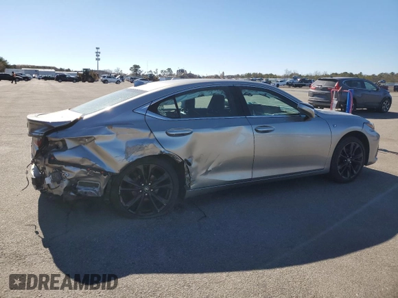 2019 Lexus ES with VIN 58ABZ1B19KU010665, listed as a Copart auction lot 46840835 with 68,587 mi miles and Salvage Title. Bid and sale history available at carsss.com. Image 3.