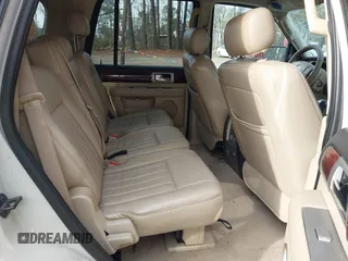 2006 Lincoln Navigator Luxury with VIN 5LMFU27506LJ25785, listed as a IAAI auction lot 41283074 with 73,040 mi miles. Bid and sale history available at carsss.com. Image 8.