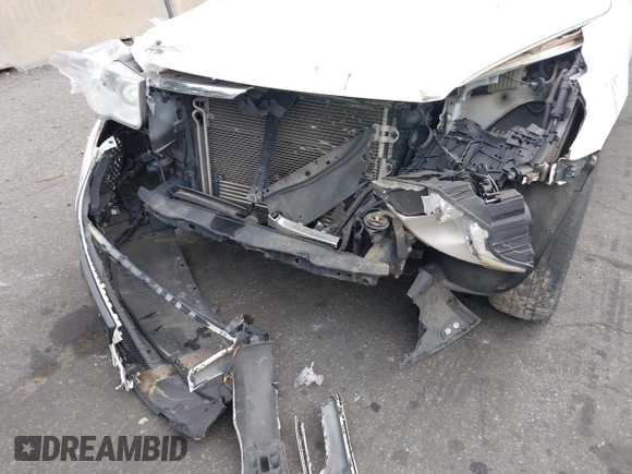 2008 Volkswagen Touareg V6 with VIN WVGBE77L38D019421, listed as a IAAI auction lot 40370604 with Not Provided miles and . Bid and sale history available at DreamBid. Image 6.