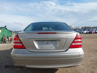 2007 Mercedes-Benz C z VIN WDBRF87H97F851056, wystawiony jako IAAI lot #42084412 z przebiegiem 1 173 665 mil mil oraz . Historia ofert i sprzedaży dostępna na DreamBid. Obrazek 16.