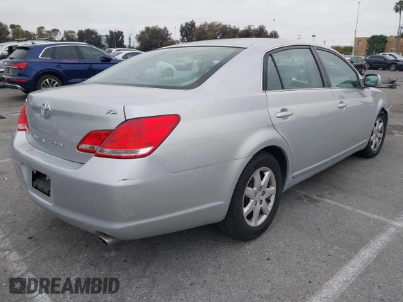 2005 Toyota Avalon XL with VIN 4T1BK36B25U036071, listed as a IAAI auction lot 42100456 with 185,898 mi miles and . Bid and sale history available at carsss.com. Image 4.