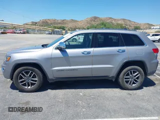 2019 Jeep Grand Cherokee Limited z VIN 1C4RJFBG3KC686280, wystawiony jako IAAI lot #42205004 z przebiegiem 113 936 mil mil oraz . Historia ofert i sprzedaży dostępna na DreamBid. Obrazek 14.