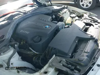 2013 BMW 3 Series 328i xDrive z VIN WBA3B3G51DNR79950, wystawiony jako IAAI lot #42065868 z przebiegiem 104 113 mil mil oraz . Historia ofert i sprzedaży dostępna na DreamBid. Obrazek 19.