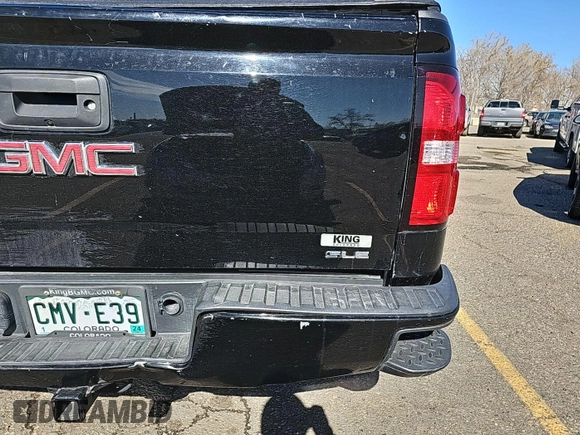 2018 GMC Sierra 1500 SLE z VIN 1GTV2MEC7JZ355593, wystawiony jako IAAI lot #42575783 z przebiegiem 172 588 mil mil oraz . Historia ofert i sprzedaży dostępna na DreamBid. Obrazek 24.