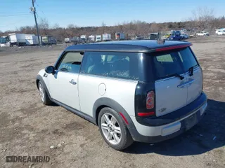 2011 MINI Cooper Clubman with VIN WMWZF3C50BTY00407, listed as a IAAI auction lot 41641922 with 1 mi miles. Bid and sale history available at carsss.com. Image 3.