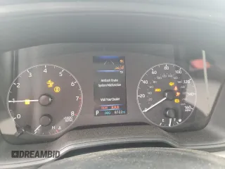 2024 Toyota Corolla Cross L z VIN 7MUAAAAG7RV091416, wystawiony jako Copart lot #55642145 z przebiegiem 8 722 mil mil oraz Szkoda całkowita • Salvage title. Historia ofert i sprzedaży dostępna na DreamBid. Obrazek 9.