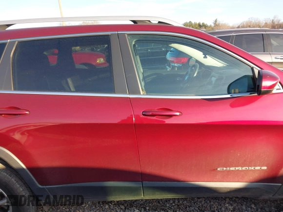 2019 Jeep Cherokee Latitude with VIN 1C4PJMCB1KD330788, listed as a IAAI auction lot 41162447 with 96,763 mi miles. Bid and sale history available at carsss.com. Image 13.