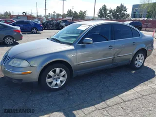 2003 Volkswagen Passat GLX with VIN WVWRH63B73P189189, listed as a IAAI auction lot 41695418 with 135,023 mi miles. Bid and sale history available at carsss.com. Image 2.