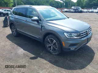 2019 Volkswagen Tiguan SE with VIN 3VV2B7AX6KM063323, listed as a IAAI auction lot 42775970 with 34,986 mi miles and . Bid and sale history available at DreamBid. Image 1.