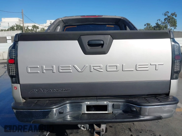 2004 Chevrolet Avalanche Z66 with VIN 3GNEC12TX4G258125, listed as a IAAI auction lot 40665236 with 219,016 mi miles and . Bid and sale history available at DreamBid. Image 16.