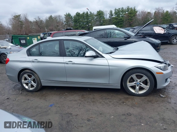 2013 BMW 3 Series 328i xDrive with VIN WBA3B5C59DF595961, listed as a IAAI auction lot 41951160 with 111,517 mi miles. Bid and sale history available at carsss.com. Image 13.