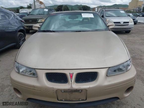 2003 Pontiac Grand Prix GT with VIN 1G2WP52K83F166466, listed as a IAAI auction lot 41932633 with 216,677 mi miles. Bid and sale history available at carsss.com. Image 6.