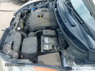 2012 Hyundai Elantra GLS z VIN 5NPDH4AE2CH072806, wystawiony jako IAAI lot #42711531 z przebiegiem 106 782 mil mil oraz . Historia ofert i sprzedaży dostępna na DreamBid. Obrazek 20.