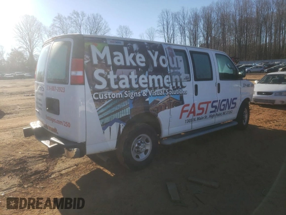 2020 Chevrolet Express Cargo Van with VIN 1GCWGAFG1L1261782, listed as a Copart auction lot 41364825 with 48,586 mi miles and Salvage Title. Bid and sale history available at carsss.com. Image 3.