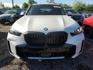 2025 BMW X5 xDrive40i z VIN 5UX23EU08S9Z95423, wystawiony jako Copart lot #55777635 z przebiegiem 695 mil mil oraz Szkoda całkowita • Salvage title. Historia ofert i sprzedaży dostępna na DreamBid. Obrazek 5.
