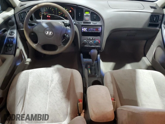 2005 Hyundai Elantra GLS z VIN KMHDN46D85U088330, wystawiony jako Copart lot #57643545 z przebiegiem 146 292 mil mil oraz Szkody całkowita. Historia ofert i sprzedaży dostępna na DreamBid. Obrazek 8.