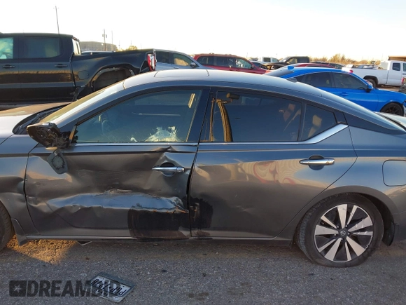 2019 Nissan Altima 2.5 SV with VIN 1N4BL4DV0KC111037, listed as a IAAI auction lot 41238586 with 98,002 mi miles. Bid and sale history available at carsss.com. Image 14.