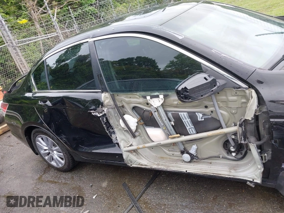 2011 Honda Accord EX z VIN 1HGCP2F71BA030423, wystawiony jako IAAI lot #42344496 z przebiegiem 146 097 mil mil oraz . Historia ofert i sprzedaży dostępna na DreamBid. Obrazek 13.