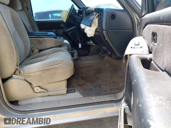 2003 Chevrolet Silverado 1500HD LS with VIN 1GCGC13U13F185851, listed as a IAAI auction lot 41941718 with 320,745 mi miles and . Bid and sale history available at DreamBid. Image 5.
