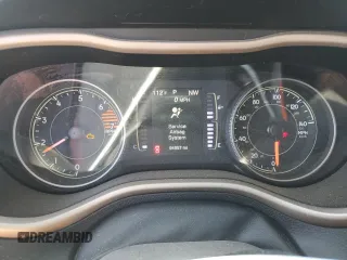 2017 Jeep Cherokee Sport z VIN 1C4PJMAB4HD230664, wystawiony jako Copart lot #63707935 z przebiegiem 94 957 mil mil oraz Szkoda całkowita • Salvage title. Historia ofert i sprzedaży dostępna na DreamBid. Obrazek 9.