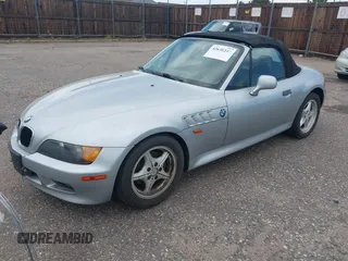 1996 BMW 3 Series Z3 1.9 z VIN 4USCH7323TLB72065, wystawiony jako IAAI lot #42638244 z przebiegiem 188 528 mil mil oraz . Historia ofert i sprzedaży dostępna na DreamBid. Obrazek 2.