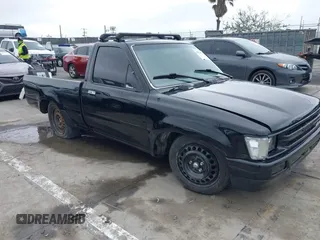 1990 Toyota Pickup DX z VIN JT4RN81P6L5061170, wystawiony jako IAAI lot #41920566 z przebiegiem 287 575 mil mil oraz . Historia ofert i sprzedaży dostępna na DreamBid. Obrazek 1.