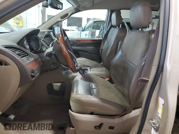 2014 Chrysler Town & Country Limited with VIN 2C4RC1GG3ER251812, listed as a Copart auction lot 61462694 with 99,992 mi miles and Salvage Title. Bid and sale history available at DreamBid. Image 7.