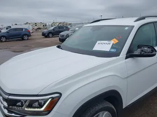 2023 Volkswagen Atlas SE с VIN 1V2WP2CA2PC527423, выставлен на аукционе IAAI как лот 41929349 с пробегом 33 884 миль миль и . История ставок и продаж доступна на DreamBid. Изображение 6.